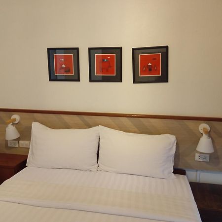 Chetuphon Gate Hotell Bangkok Exteriör bild