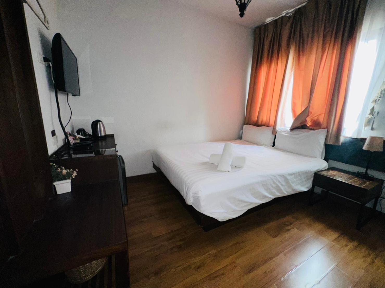 Chetuphon Gate Hotell Bangkok Exteriör bild