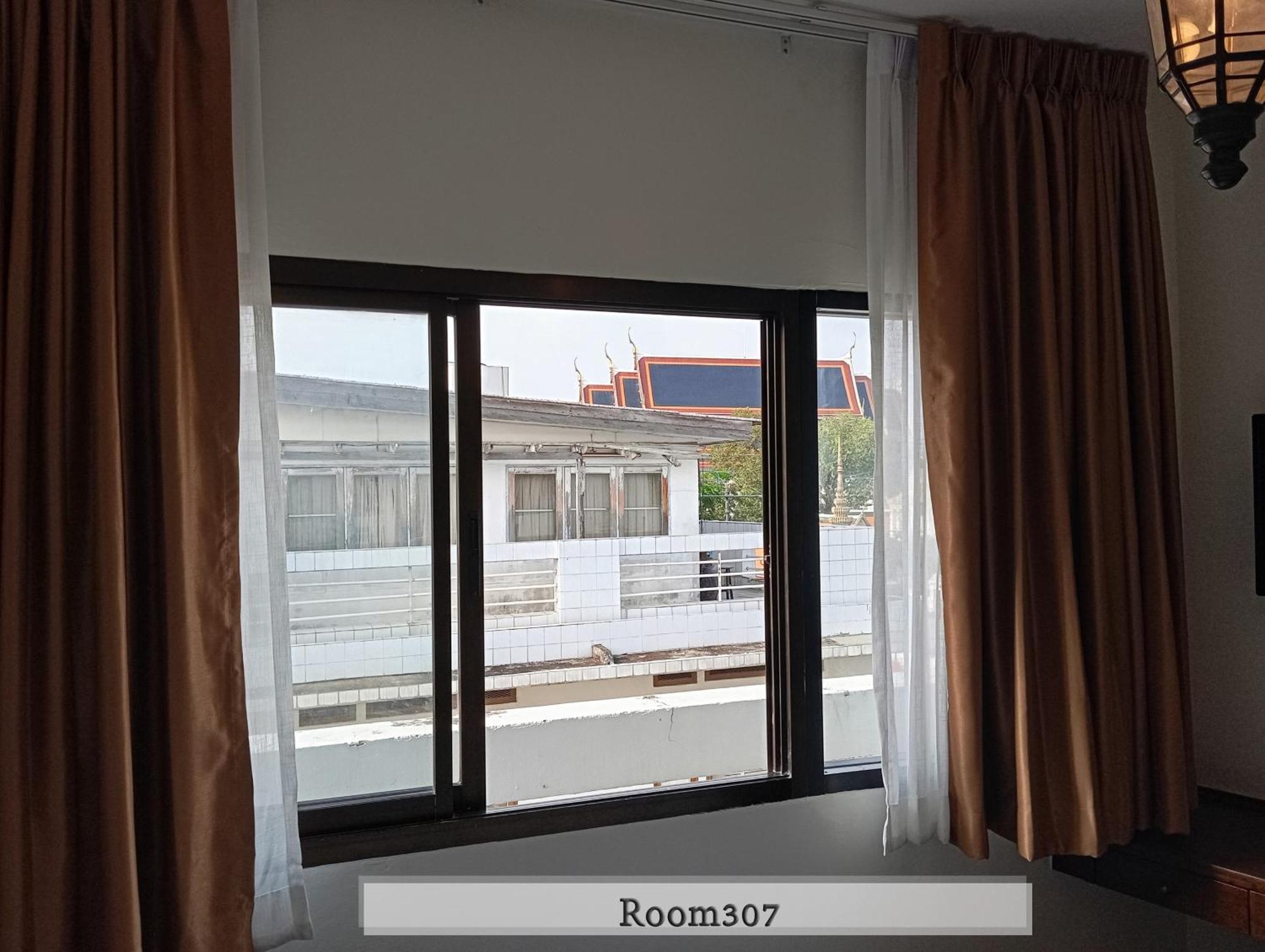 Chetuphon Gate Hotell Bangkok Exteriör bild
